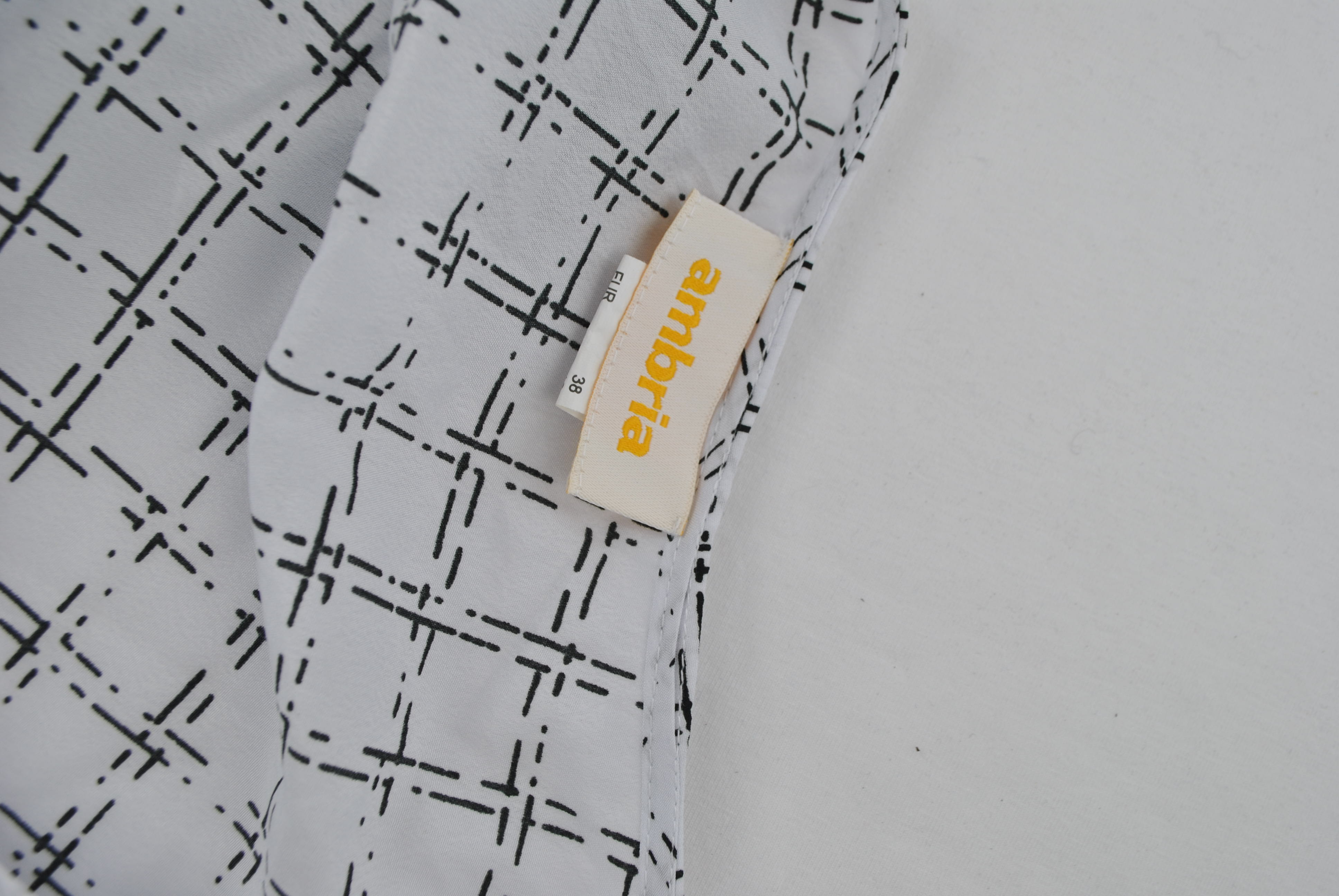 /storage/v1/object/public/product-images/products/54b075a0-c967-429a-90fa-f6ac66dd84db/label.jpg