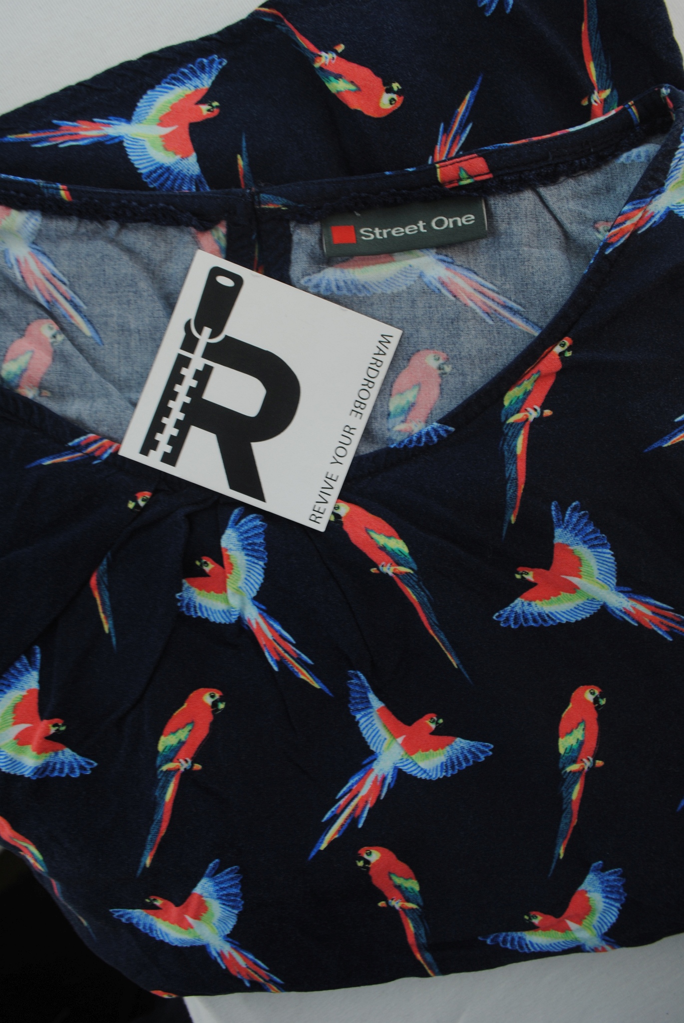 /storage/v1/object/public/product-images/products/6be96db8-6539-4fcb-a13c-252b6299e635/temp.jpg